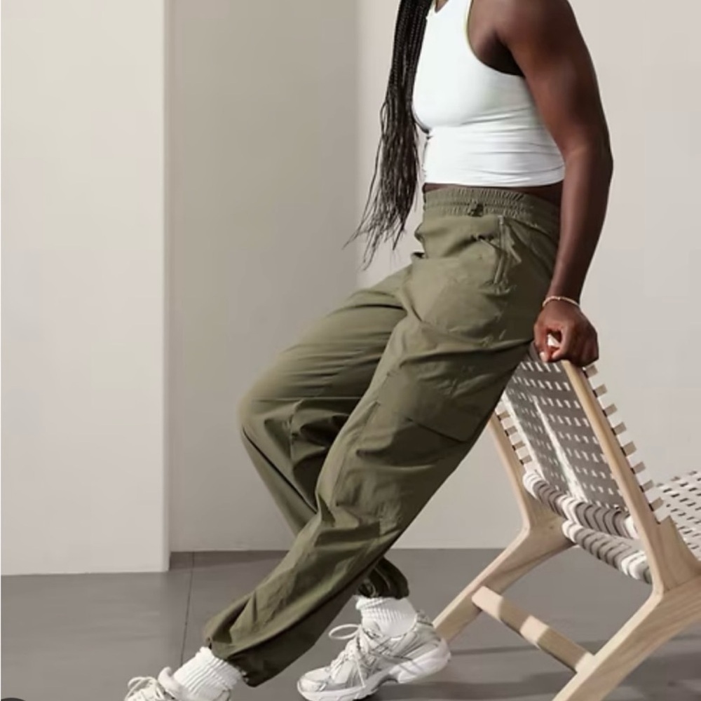 Athleta Cascade Cargo Poplin Pant Moss Green XS